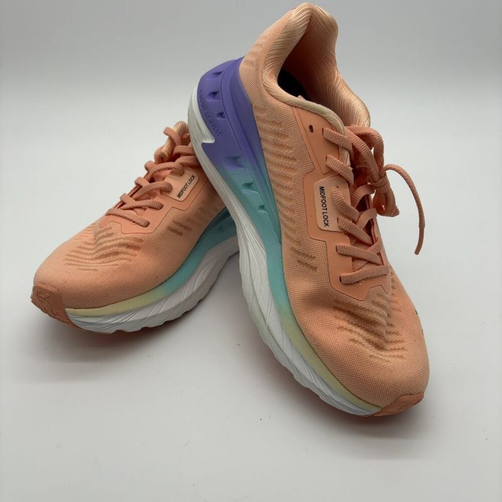 KURU Women's Peach Gradient Running Sneakers with Purple Accent
